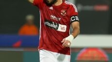 علي معلول لاعب الاهلي المصري