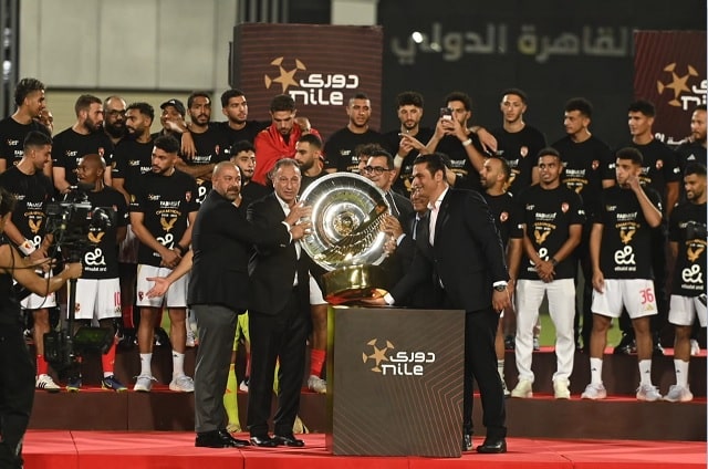 إحتفال الأهلي بالدوري المصري للمرة 44 في تاريخة