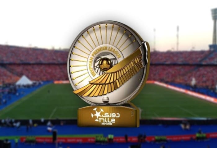 الأهلي المصري يستلم درع الدوري