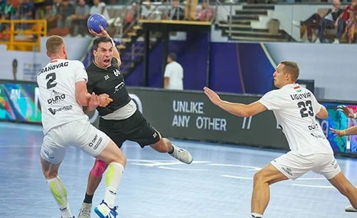 الزمالك أحمد الأحمر لاعب كرة اليد